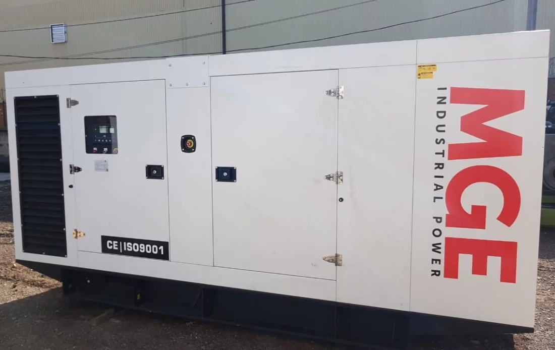 Дизельный генератор Doosan MGE 100-Т400 в кожухе