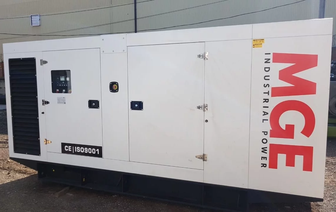 Дизельный генератор Doosan MGE 100-Т400 в кожухе