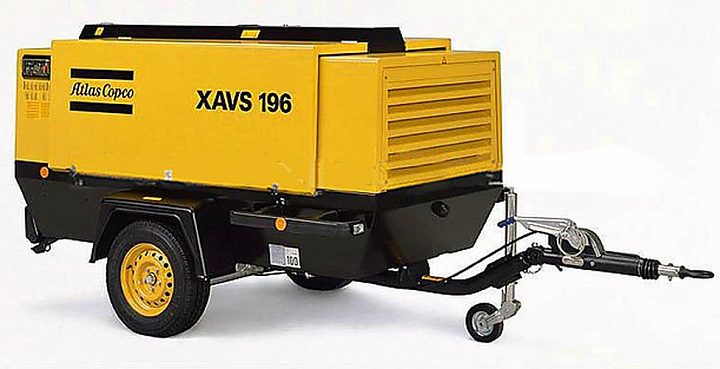 Дизельный компрессор Atlas Copco XAVS 196 DD на шасси